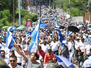 Church march in Honduras reshapes political debate and exposes tensions with ruling party