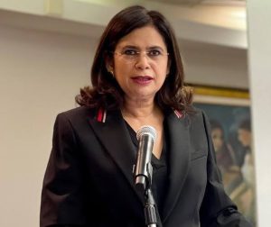 Less than three months before elections, Rixi Moncada sees decrease in popularity in Honduras