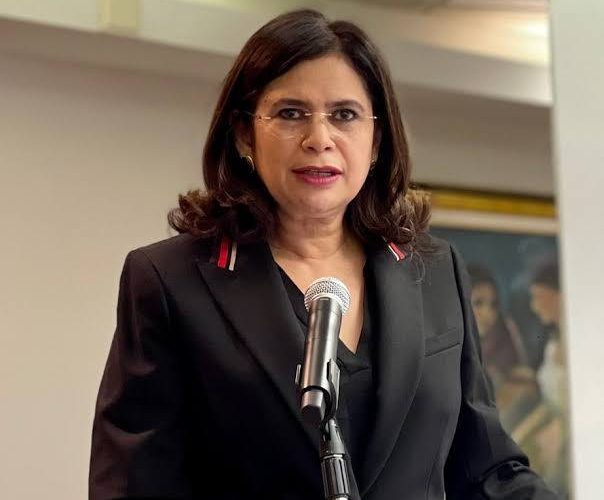 Less than three months before elections, Rixi Moncada sees decrease in popularity in Honduras