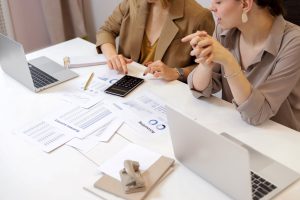 Methods to uncover corrupt practices in a company